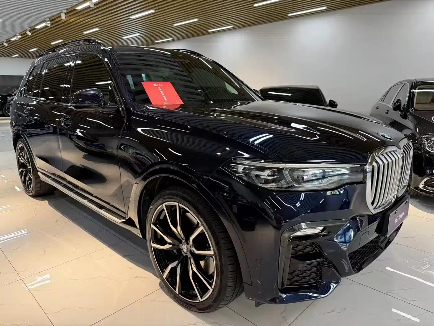 2019 BMW X7 xDrive40i Executive M Sport Package — миниатюра 1