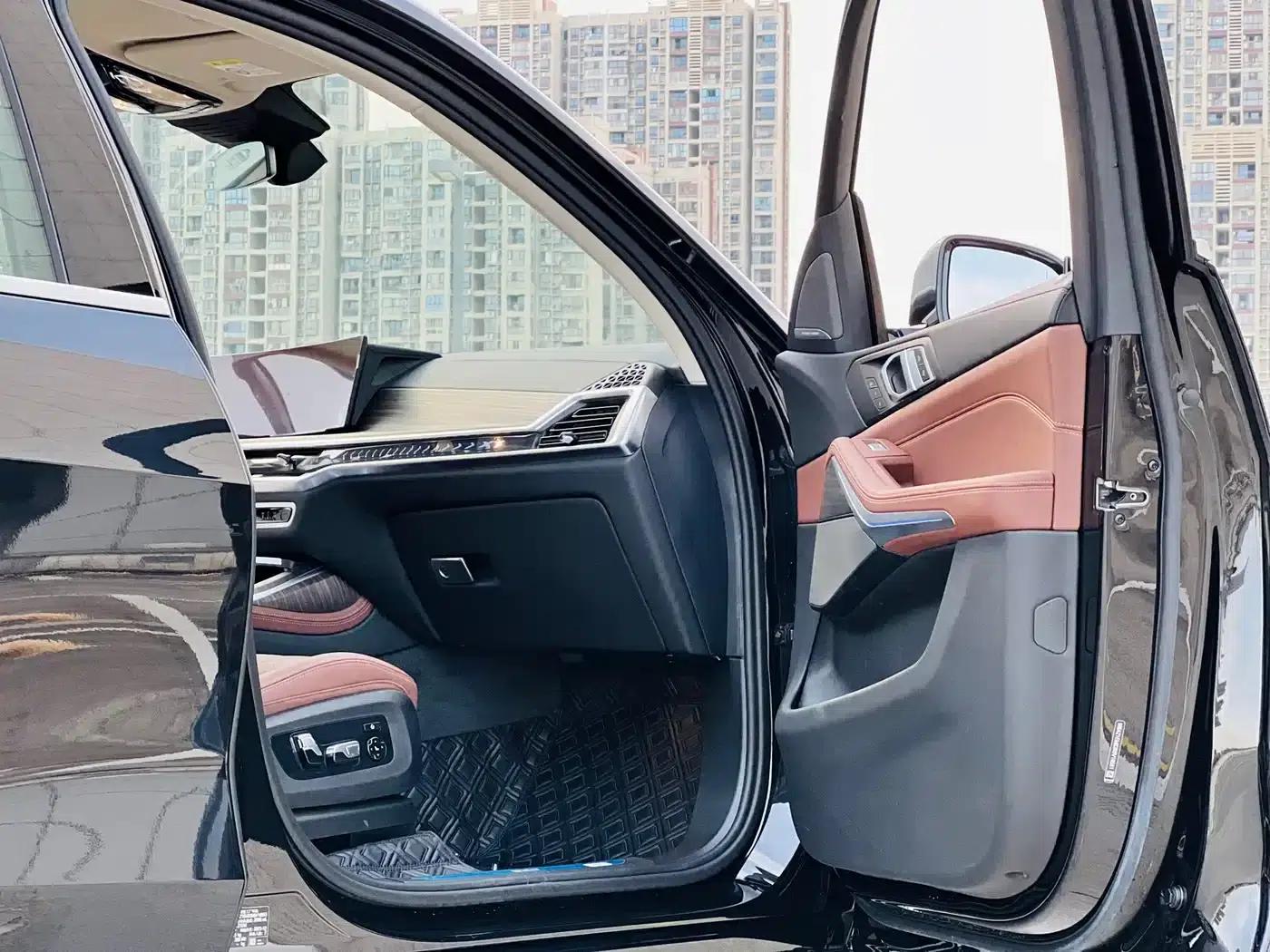 BMW X7 2023 xDrive40i Leading Luxury Package — миниатюра 6