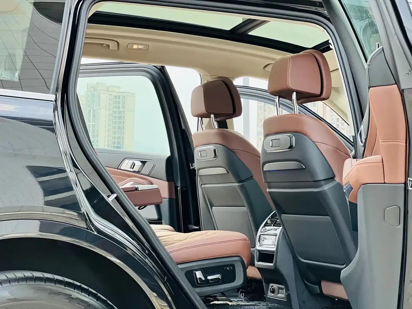 BMW X7 2023 xDrive40i Leading Luxury Package — миниатюра 7