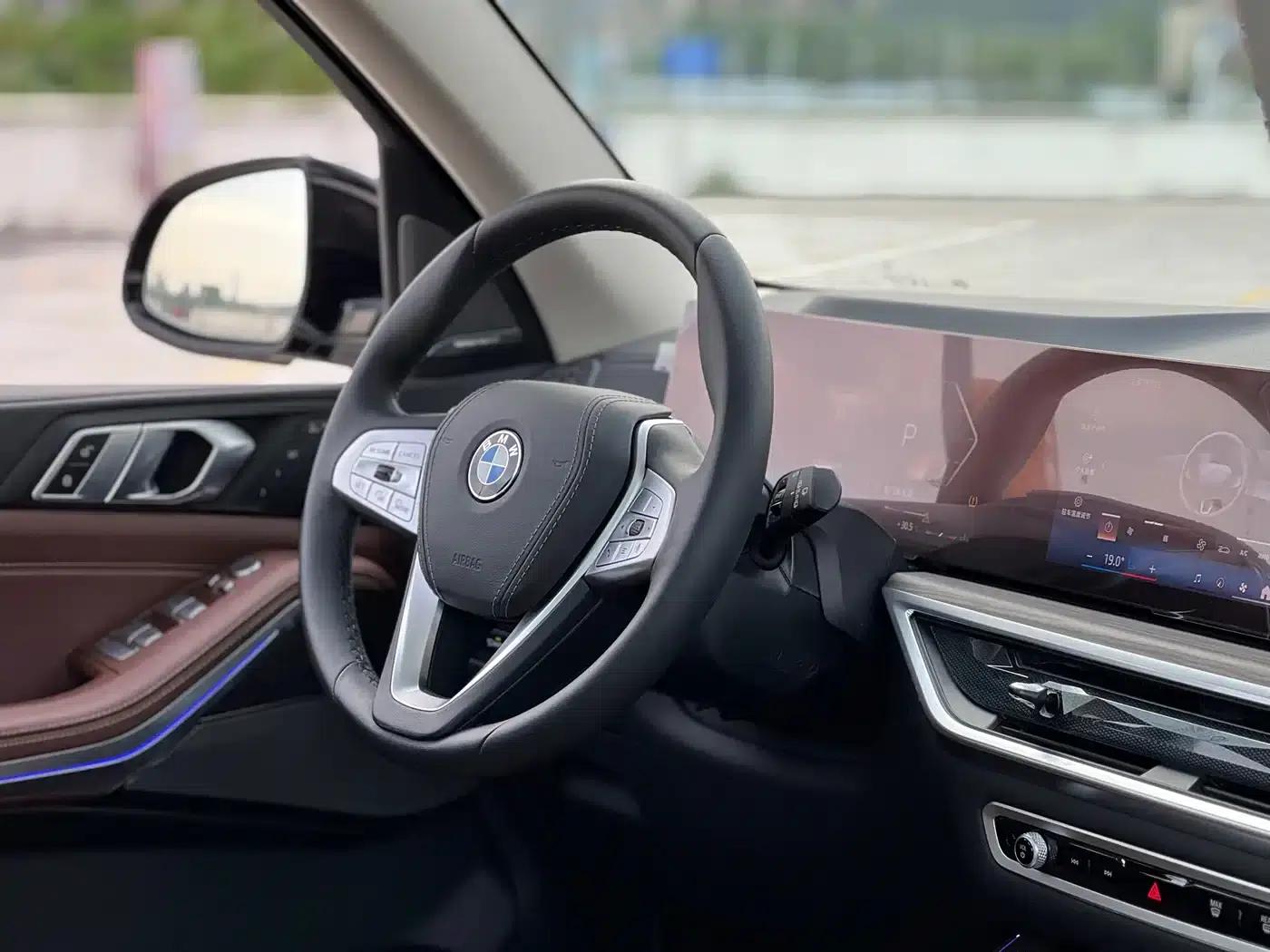 BMW X7 2023 xDrive40i Leading Luxury Package — миниатюра 9