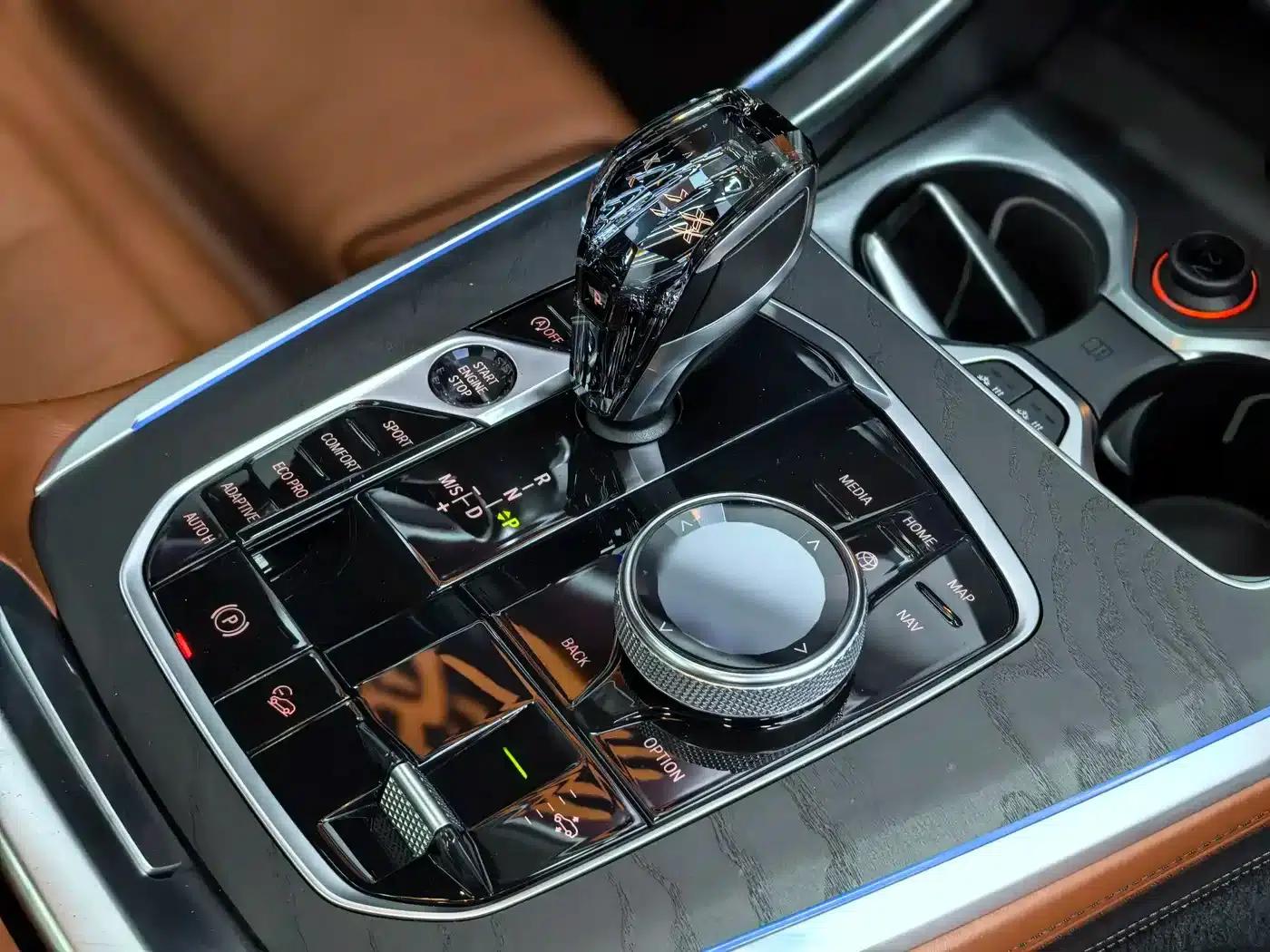 2019 BMW X7 xDrive40i Executive M Sport Package — миниатюра 27