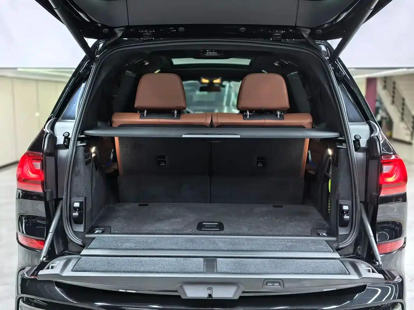 2019 BMW X7 xDrive40i Executive M Sport Package — миниатюра 35