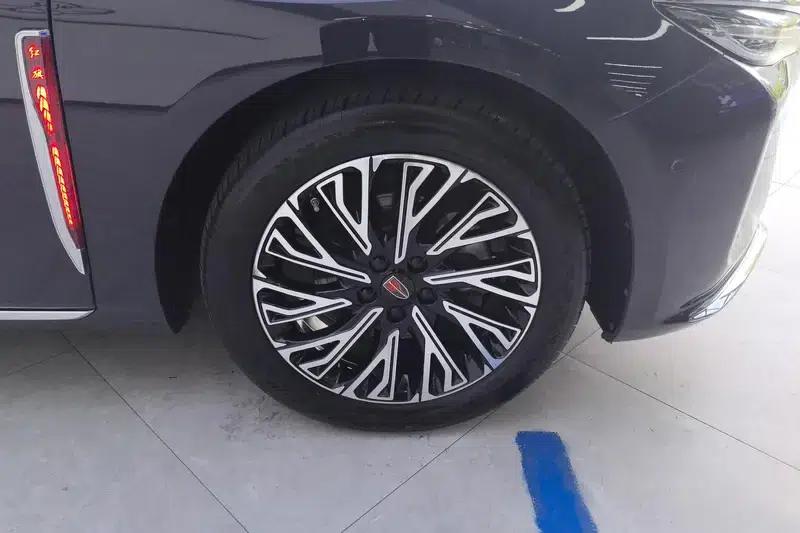 Hongqi H5 2024 2.0T Automatic Intelligent Flagship Edition — миниатюра 9