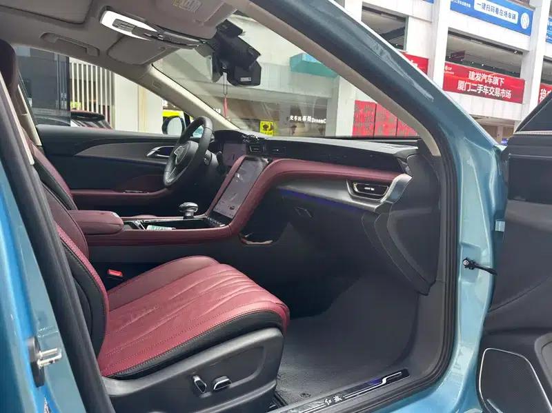 Hongqi H5 2023 2.0T Automatic Intelligent Flagship Edition — миниатюра 8