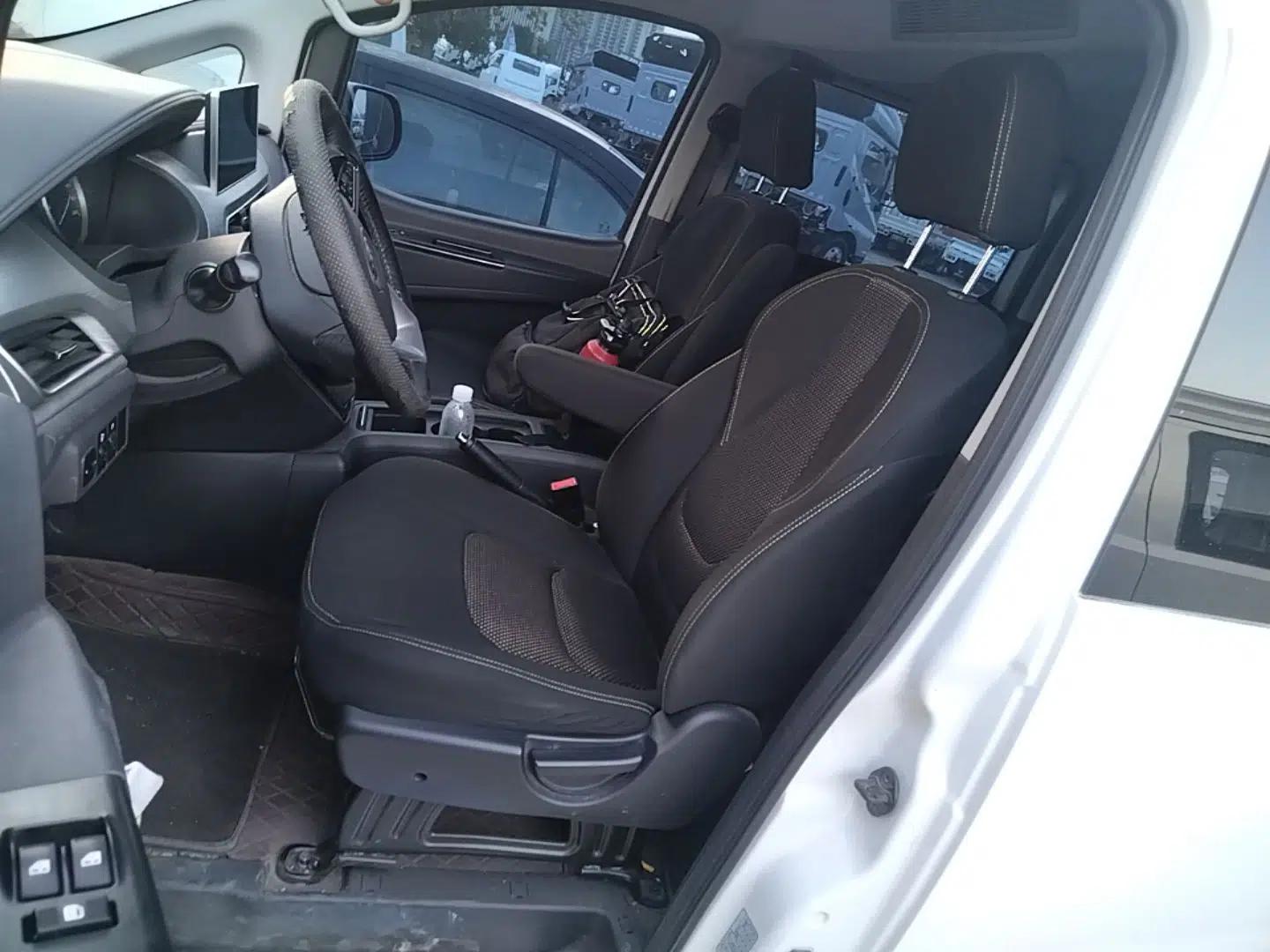 JAC Refine M3 2023 PLUS 1.5T 9-Seater Smart Connectivity Version — миниатюра 17