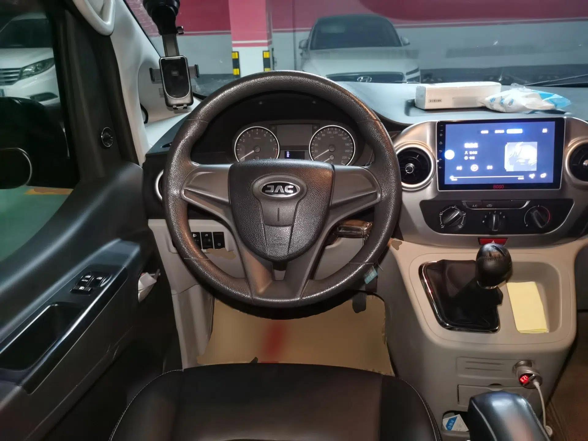 JAC Refine M3 2023 PLUS 1.5T 7/8-seat Comfort Edition — миниатюра 10