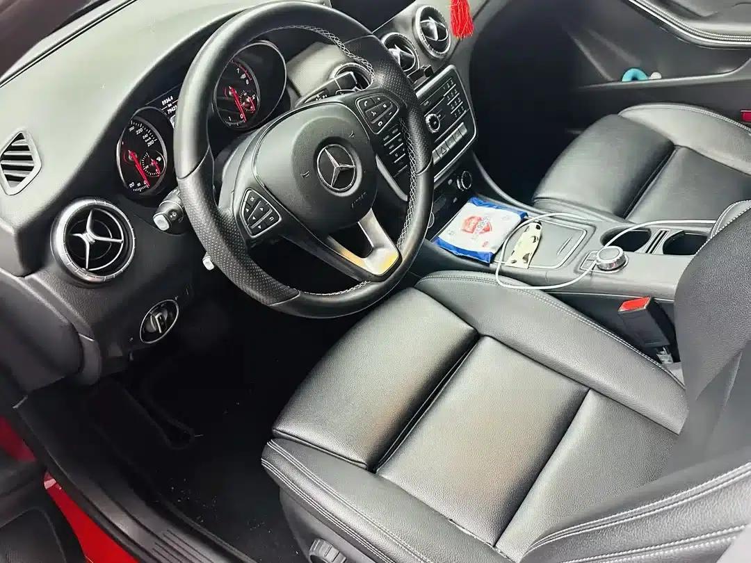 Imported Mercedes-Benz CLA 2017 CLA 200 Dynamic — миниатюра 5