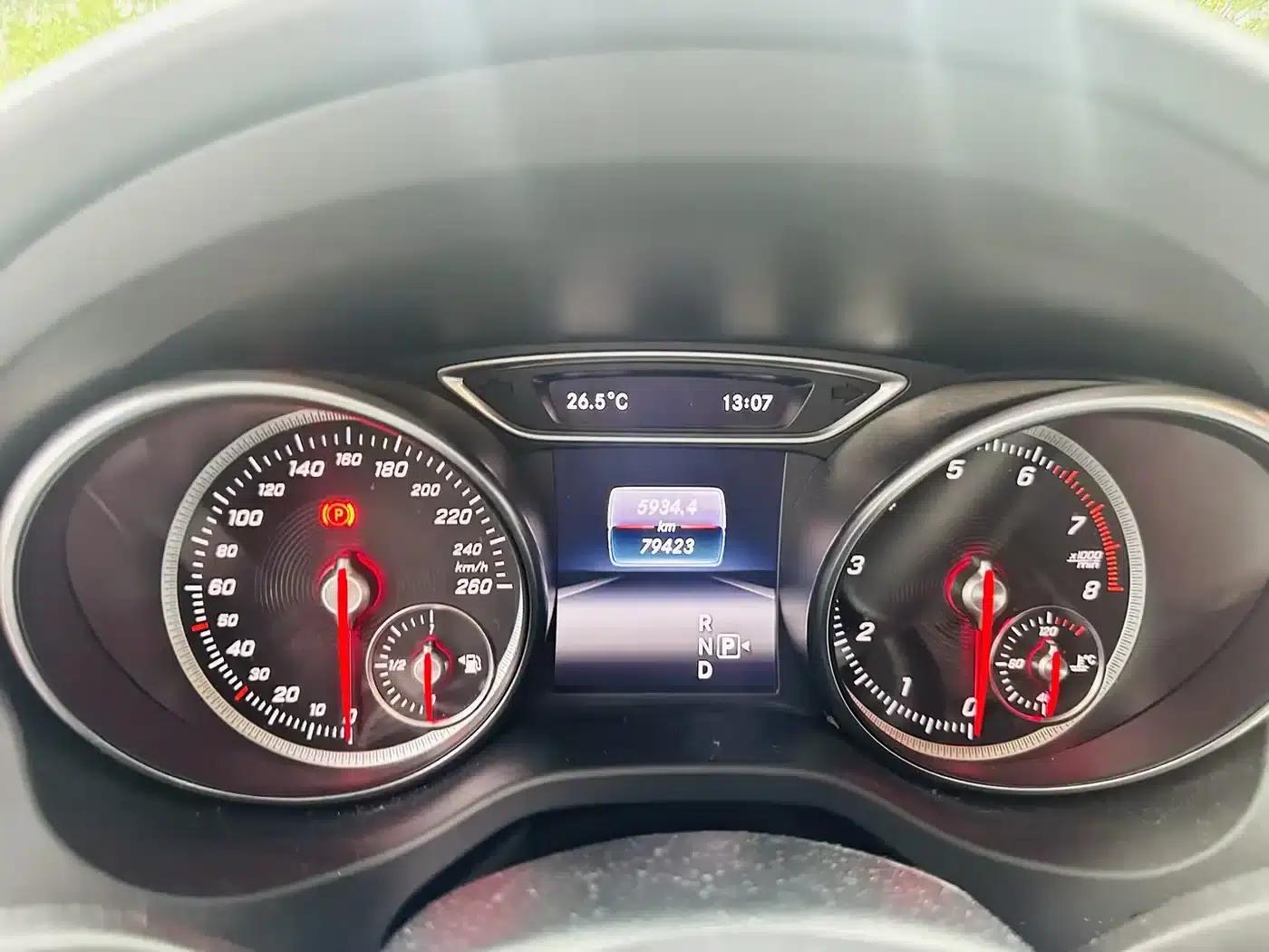 Imported Mercedes-Benz CLA 2017 CLA 200 Dynamic — миниатюра 7