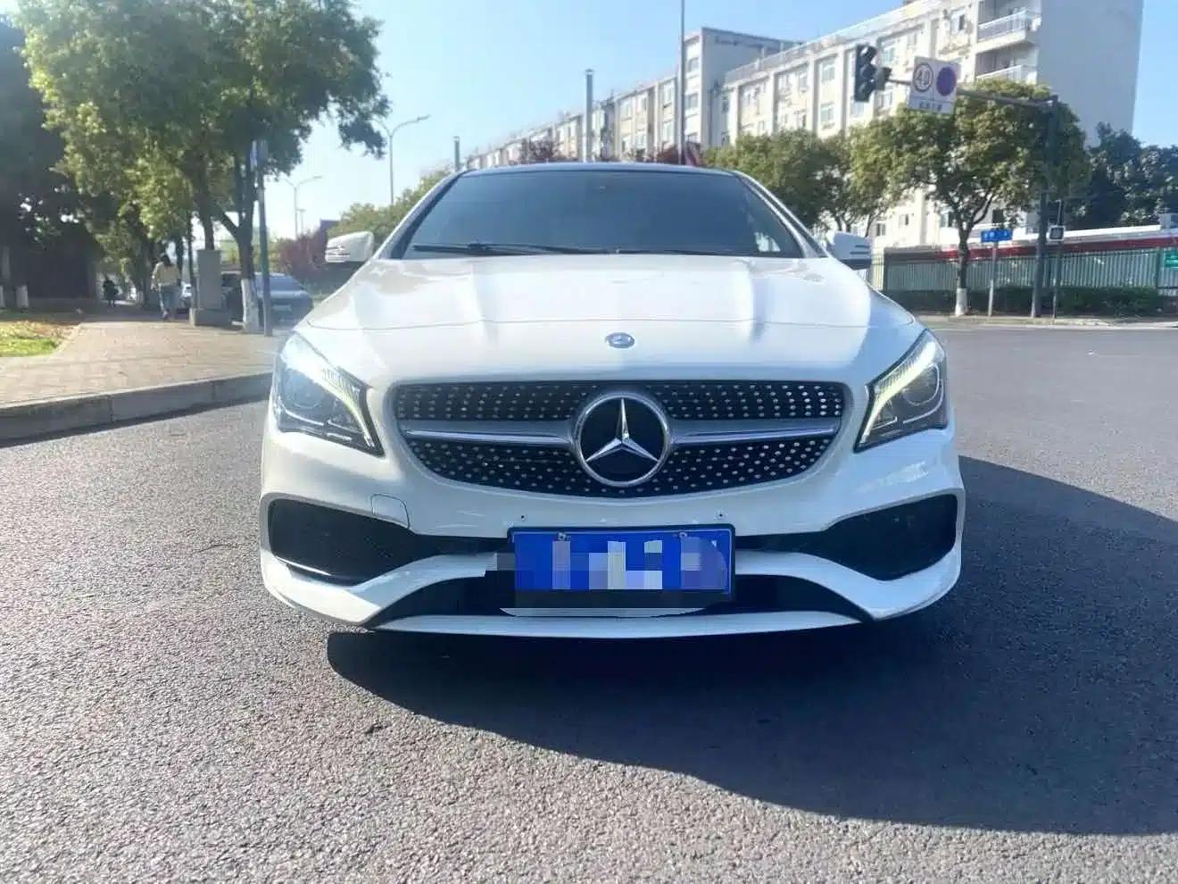 Imported Mercedes-Benz CLA 2017 CLA 200 Dynamic — миниатюра 2