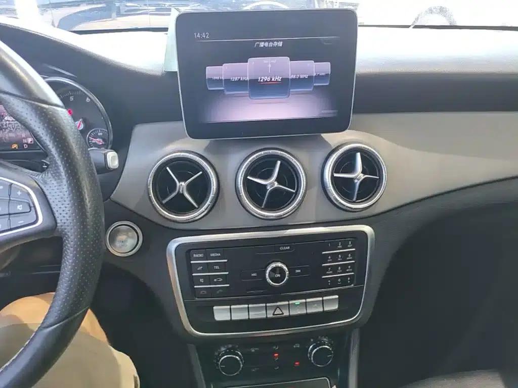Mercedes-Benz CLA (Imported) 2018 CLA 200 Fashion Edition — миниатюра 13
