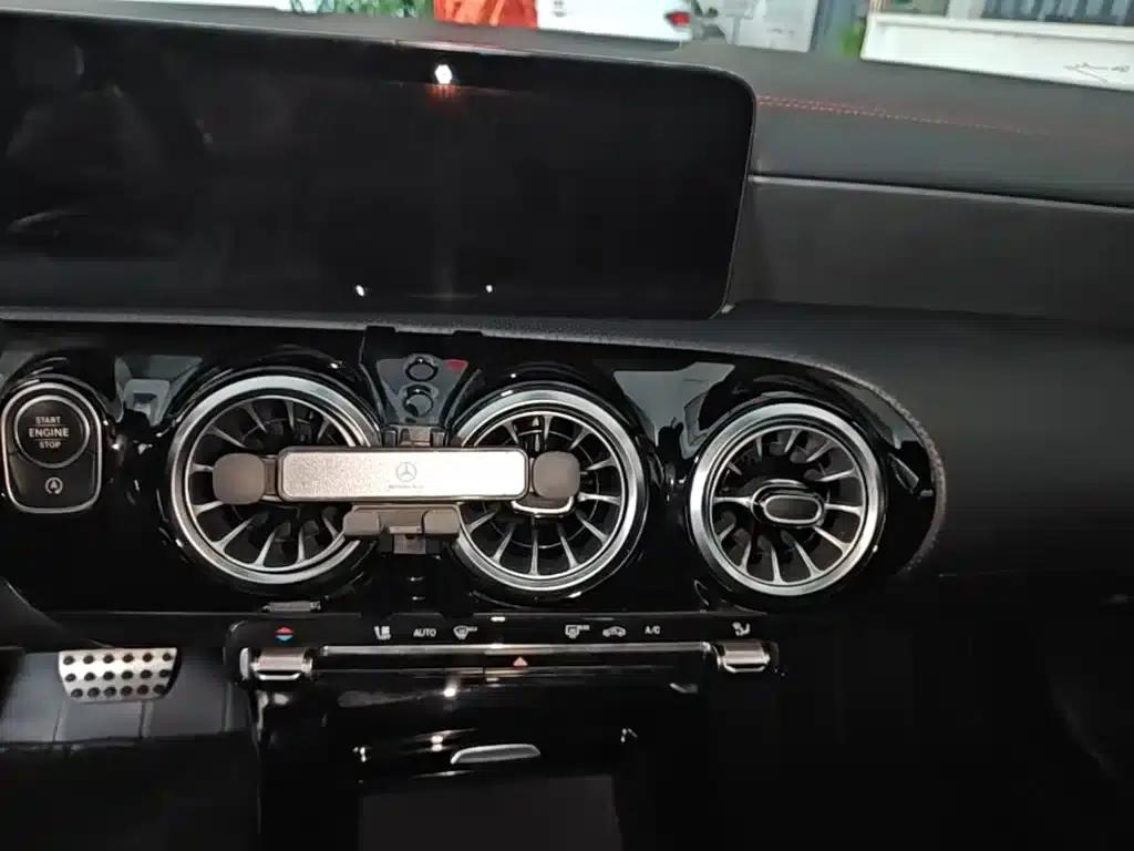 Mercedes-Benz CLA (Imported) 2022 Facelift CLA 200 — миниатюра 13