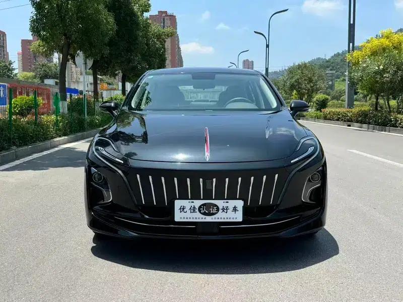 Hongqi E-QM5 2022 Model, 431km Charging Range Enjoy Edition, 5 Seats — миниатюра 2