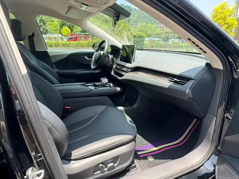 Hongqi E-QM5 2022 Model, 431km Charging Range Enjoy Edition, 5 Seats — миниатюра 11