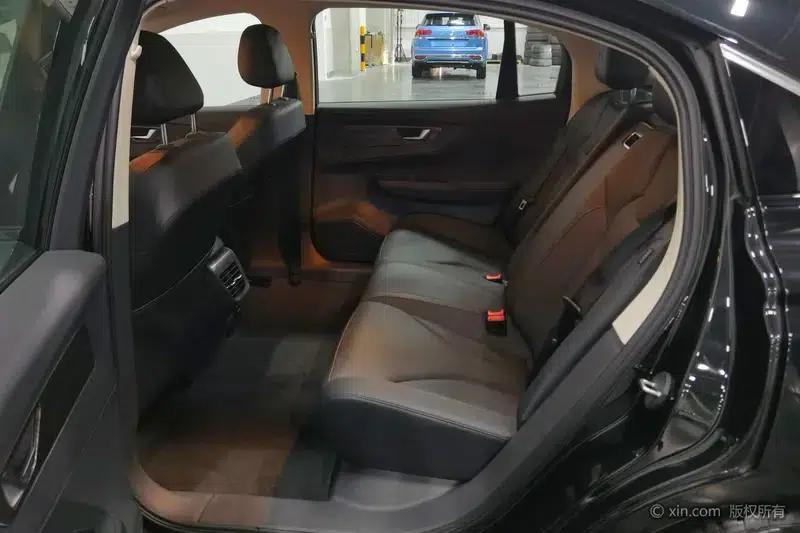 Hongqi E-QM5 2022 Model, 431km Charging Range Enjoy Edition, 5 Seats — миниатюра 19