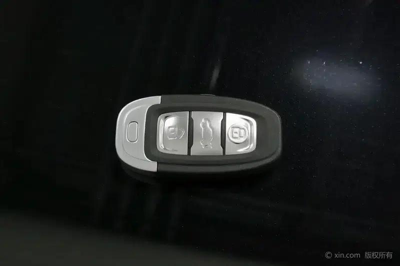 Hongqi E-QM5 2022 Model, 431km Charging Range Enjoy Edition, 5 Seats — миниатюра 6