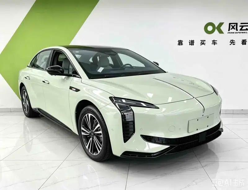 Hongqi EH7 2025 600 Smart Selection Edition — миниатюра 3