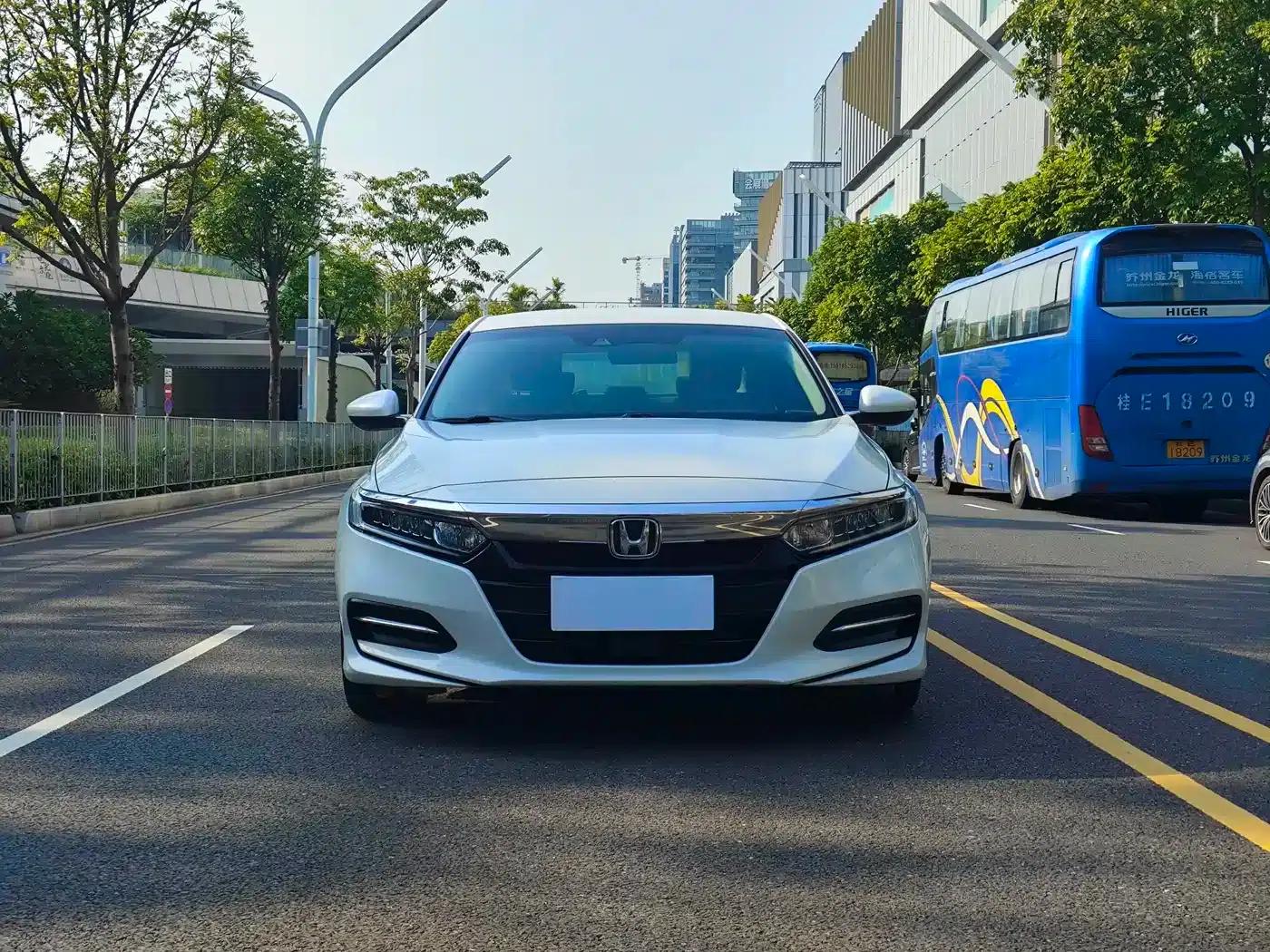 2018 Honda Accord Hybrid 2.0L Sport Edition (China VI Emission Standard) — миниатюра 2