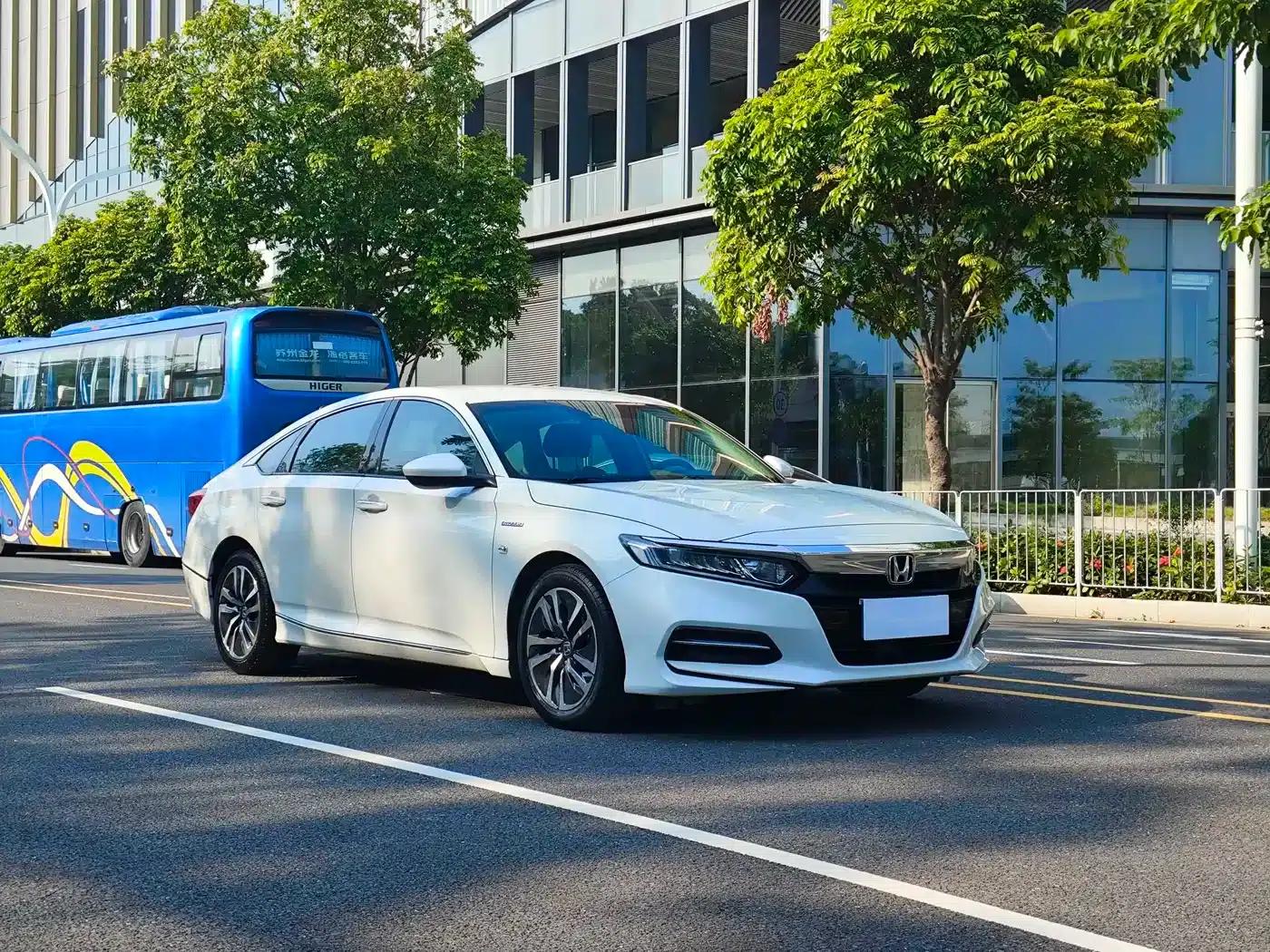 2018 Honda Accord Hybrid 2.0L Sport Edition (China VI Emission Standard) — миниатюра 3