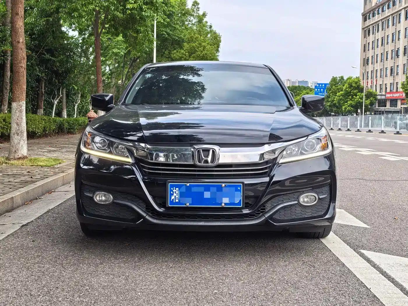 2016 Honda Accord 2.0L Comfort Edition — миниатюра 3