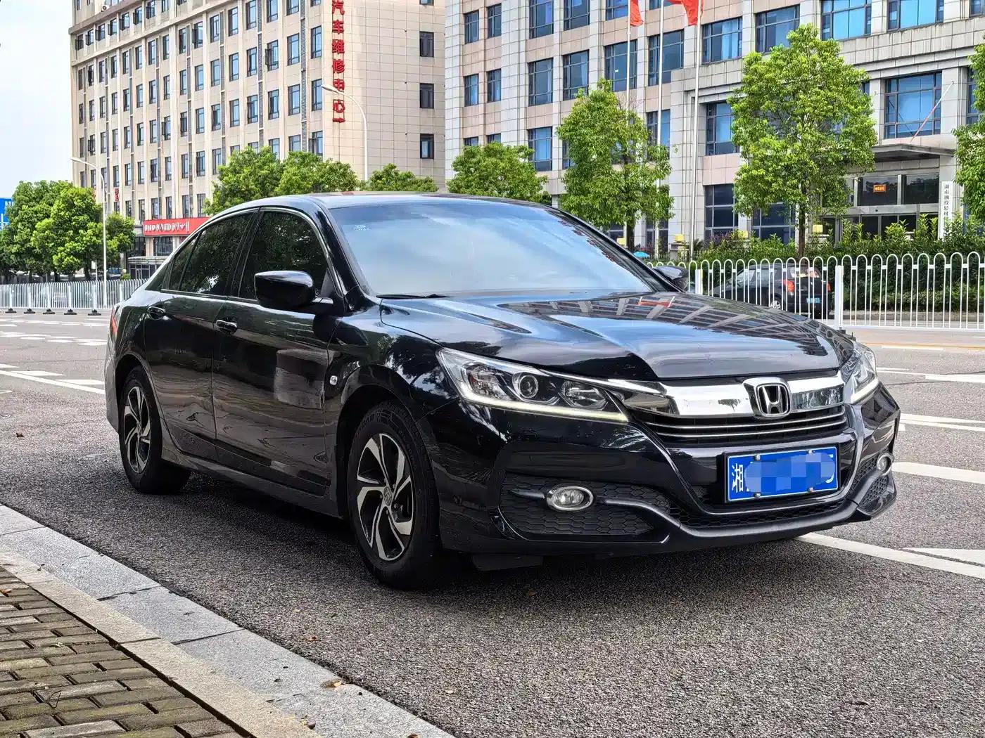 2016 Honda Accord 2.0L Comfort Edition — миниатюра 4