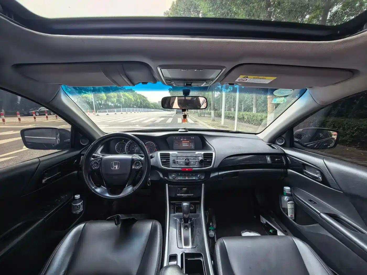 2016 Honda Accord 2.0L Comfort Edition — миниатюра 5