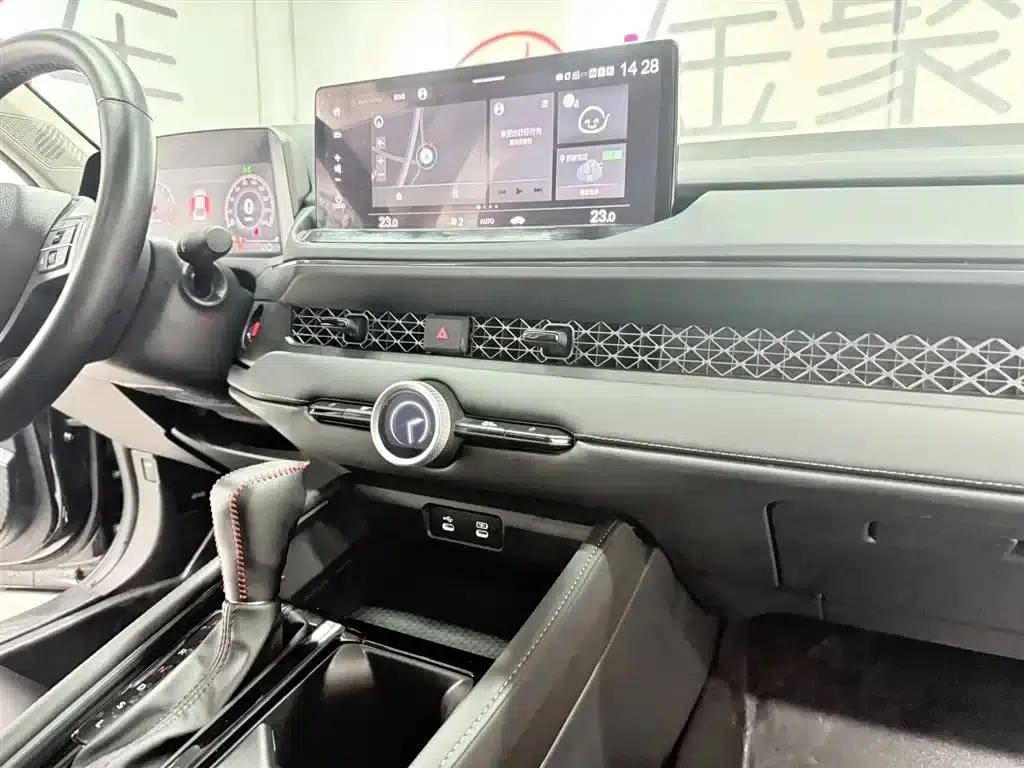 2024 Honda Accord 260TURBO Luxury Edition — миниатюра 18