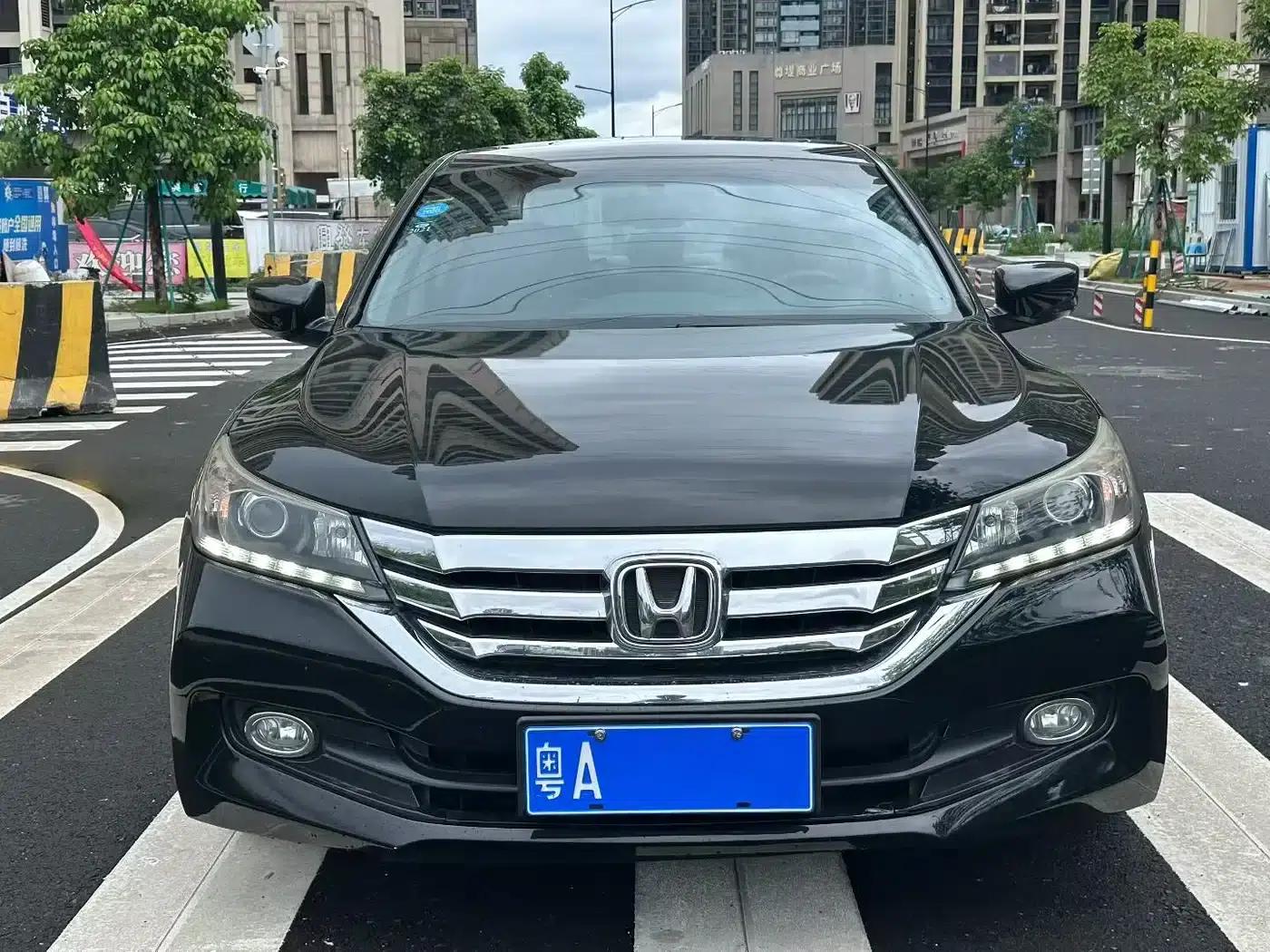 2015 Honda Accord 2.0L LXS Elite Edition — миниатюра 1