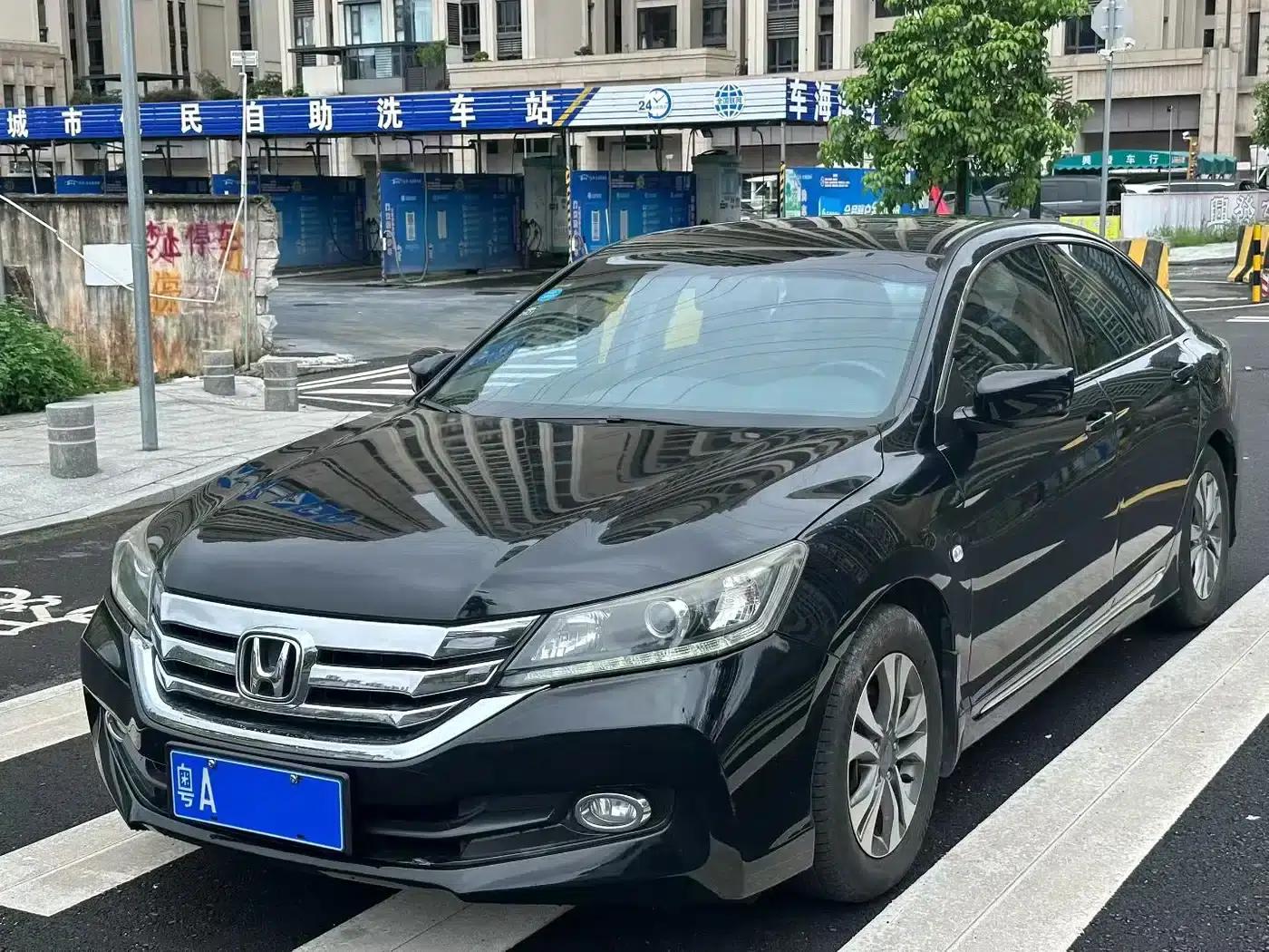 2015 Honda Accord 2.0L LXS Elite Edition — миниатюра 2