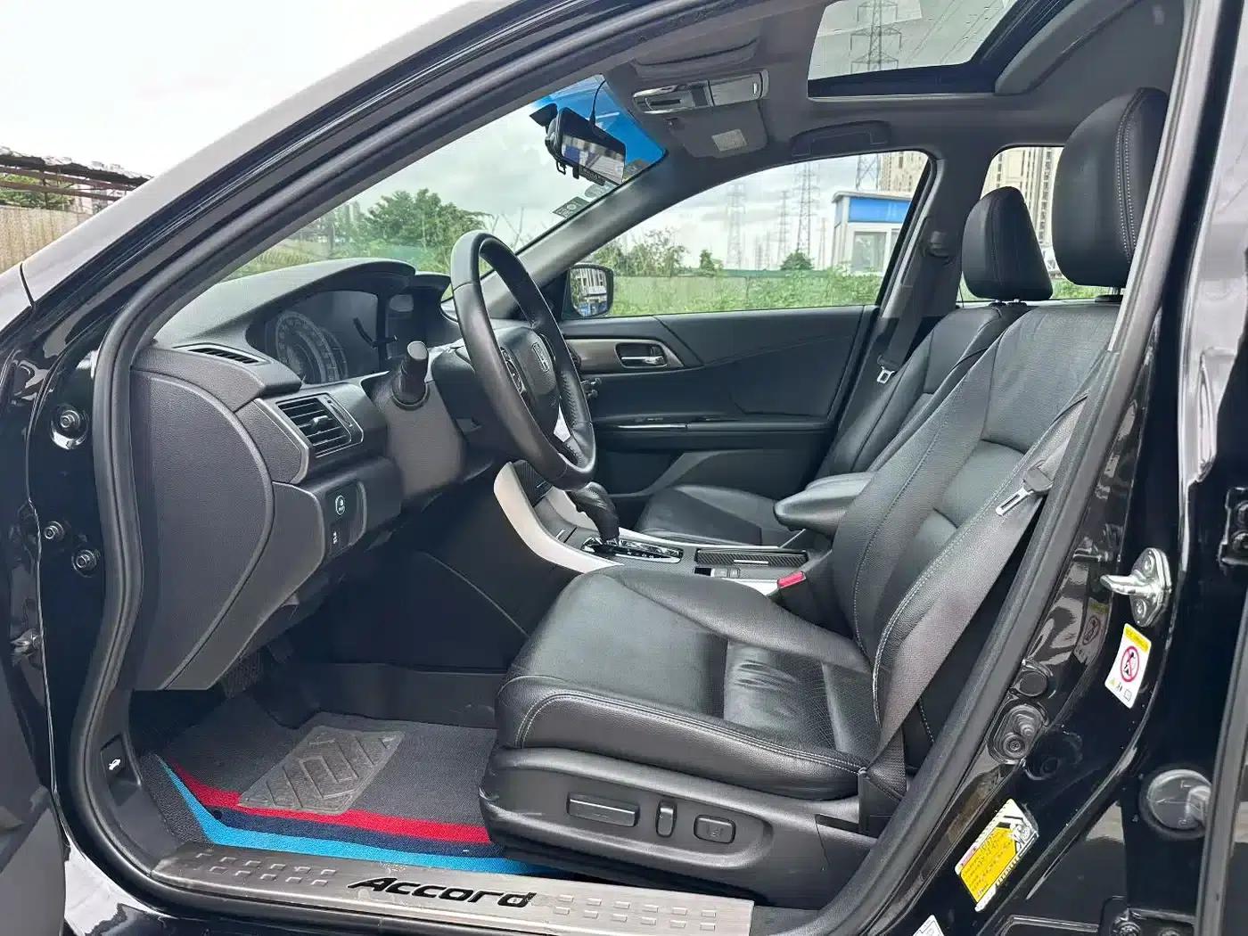 2015 Honda Accord 2.0L LXS Elite Edition — миниатюра 3