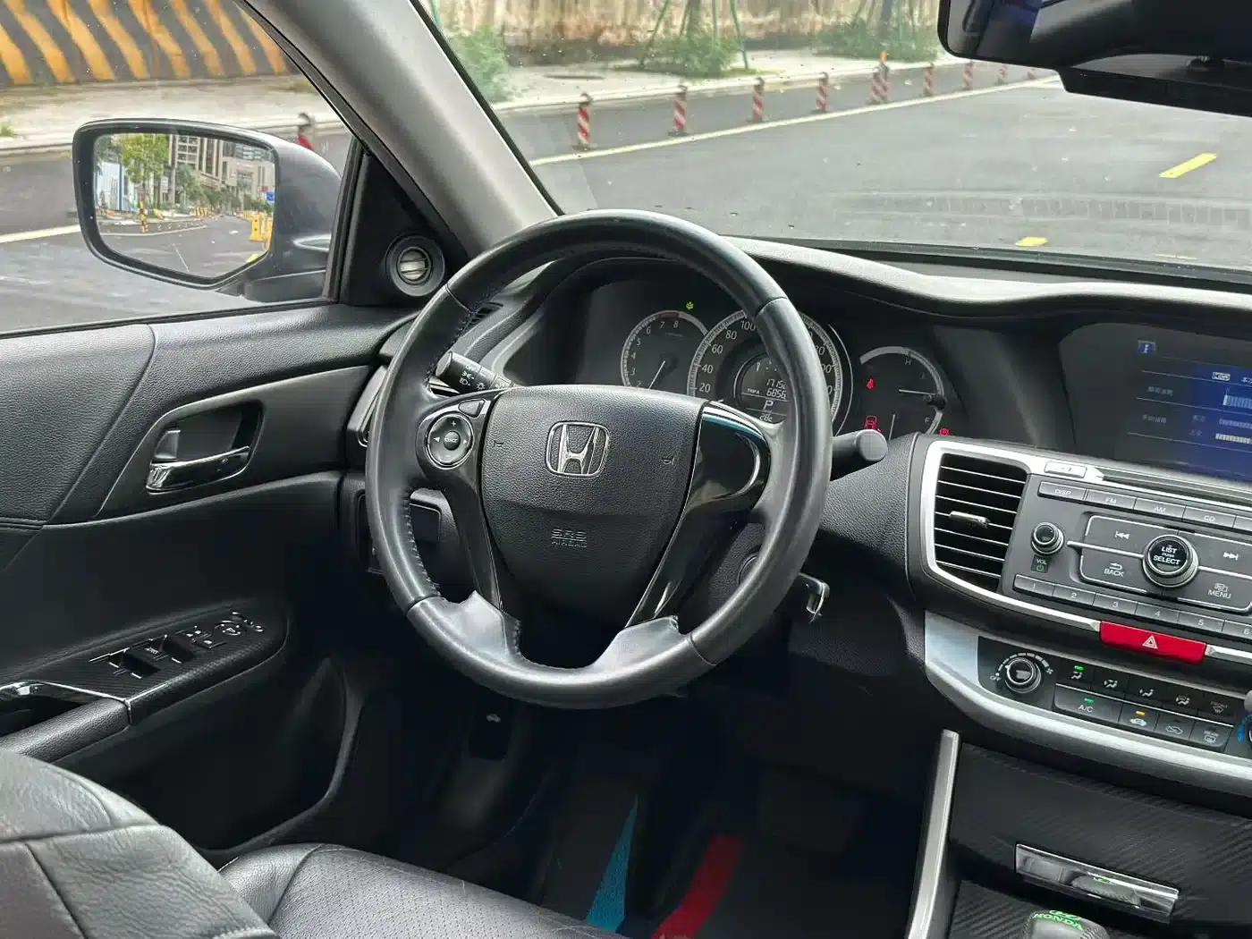 2015 Honda Accord 2.0L LXS Elite Edition — миниатюра 5
