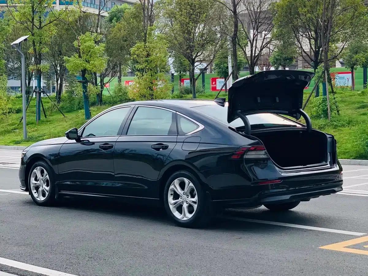 2024 Honda Accord 260TURBO Luxury Edition — миниатюра 11