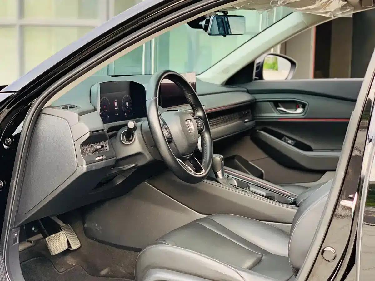 2024 Honda Accord 260TURBO Luxury Edition — миниатюра 12