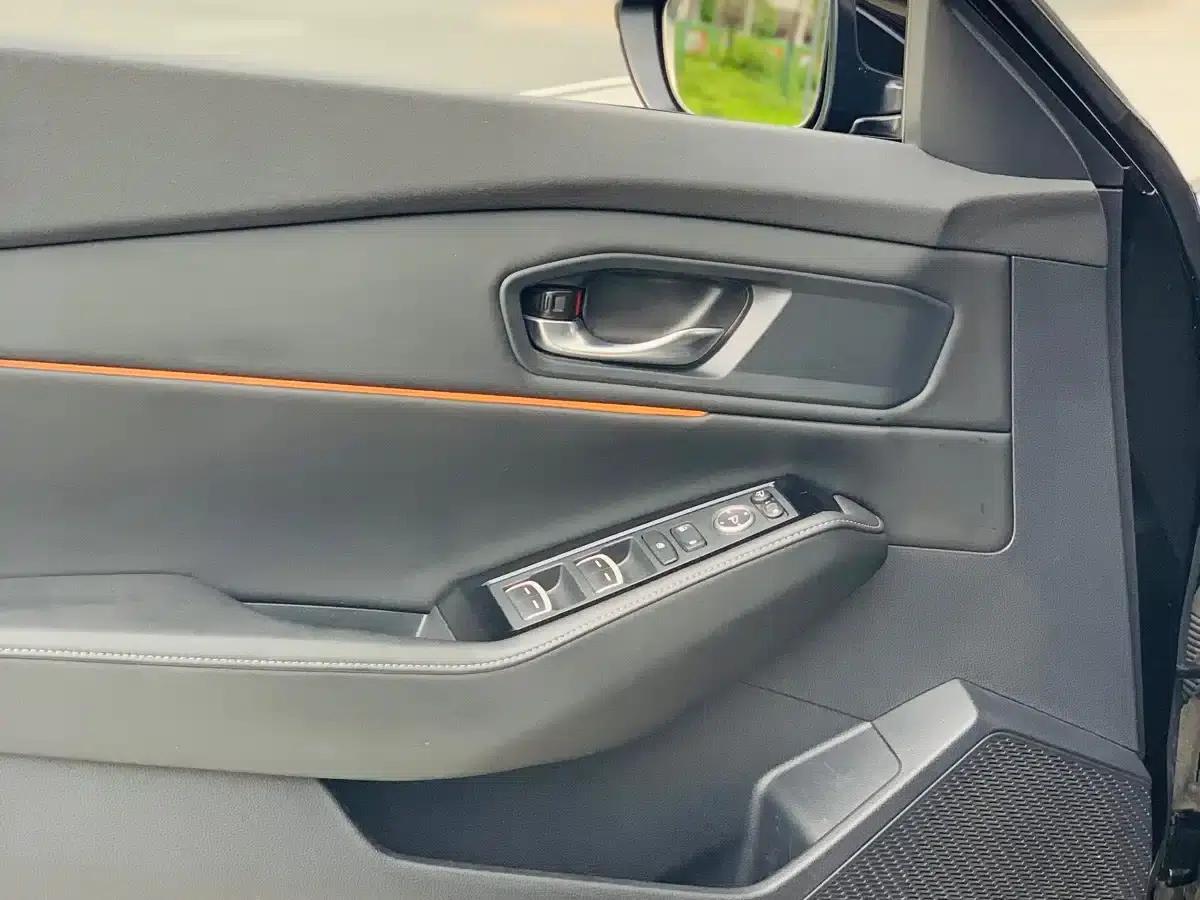 2024 Honda Accord 260TURBO Luxury Edition — миниатюра 13