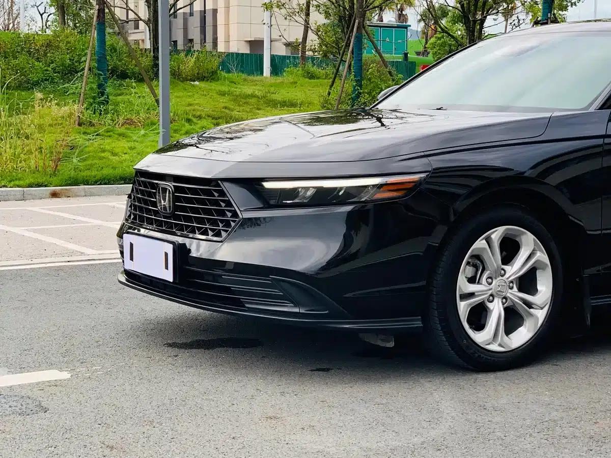 2024 Honda Accord 260TURBO Luxury Edition — миниатюра 4