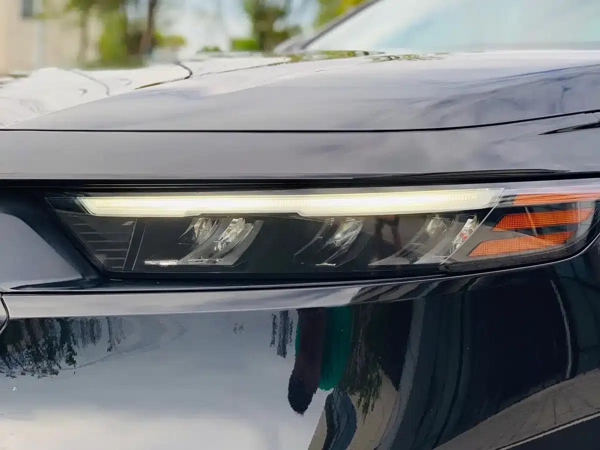 2024 Honda Accord 260TURBO Luxury Edition — миниатюра 6