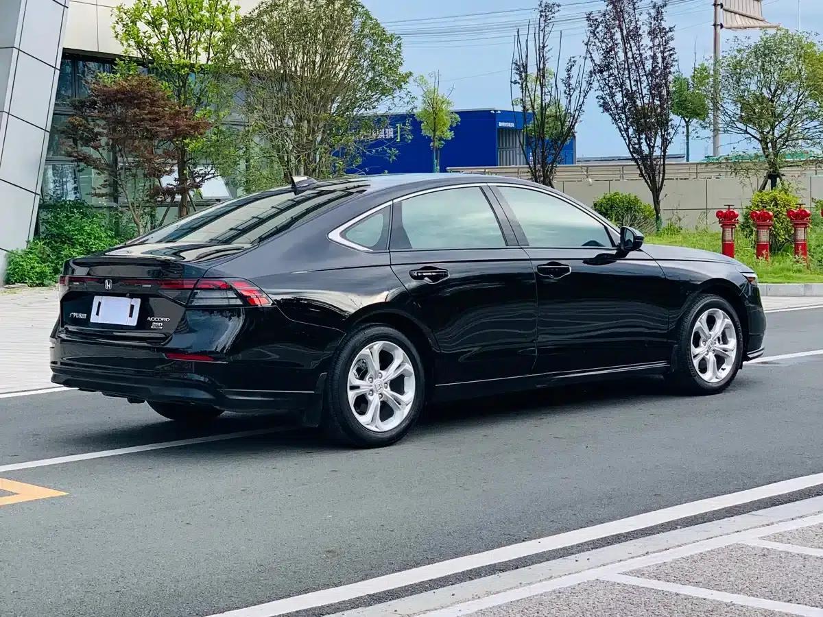 2024 Honda Accord 260TURBO Luxury Edition — миниатюра 9