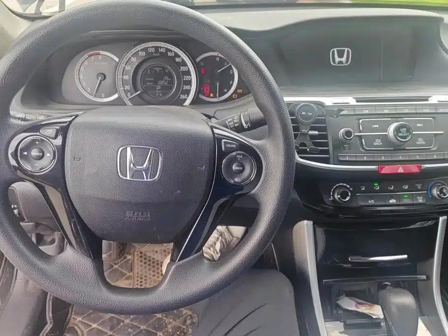 2016 Honda Accord 2.0L Comfort Edition — миниатюра 12