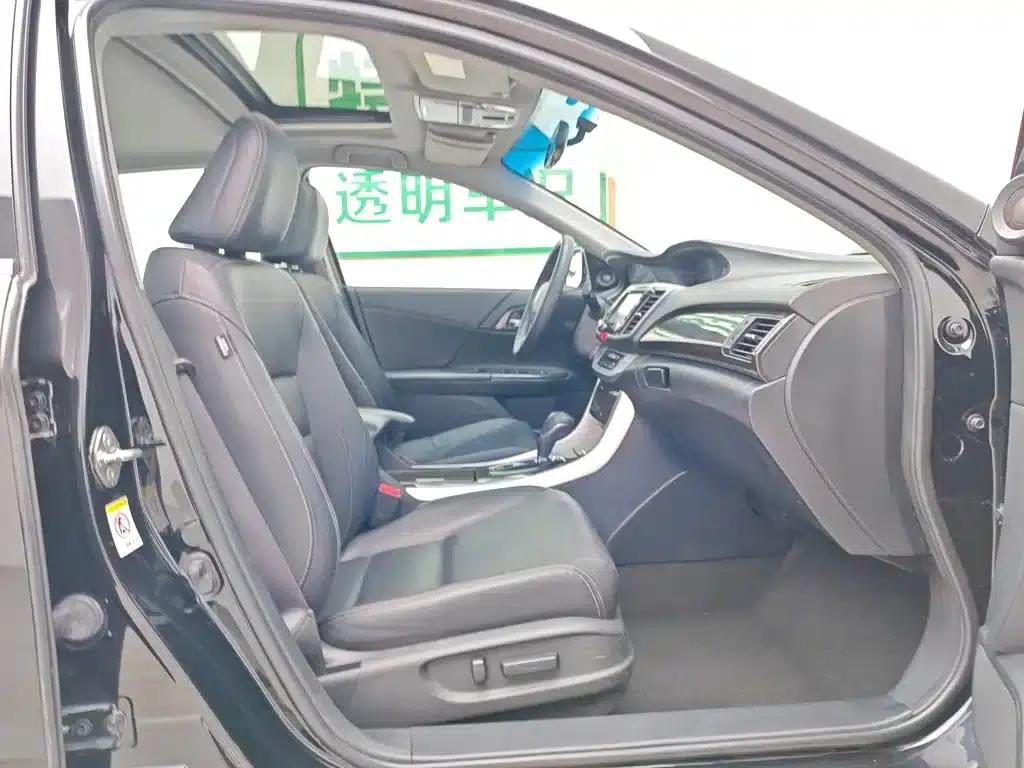 2014 Honda Accord 2.4L EXN Luxury Navigation Edition — миниатюра 23