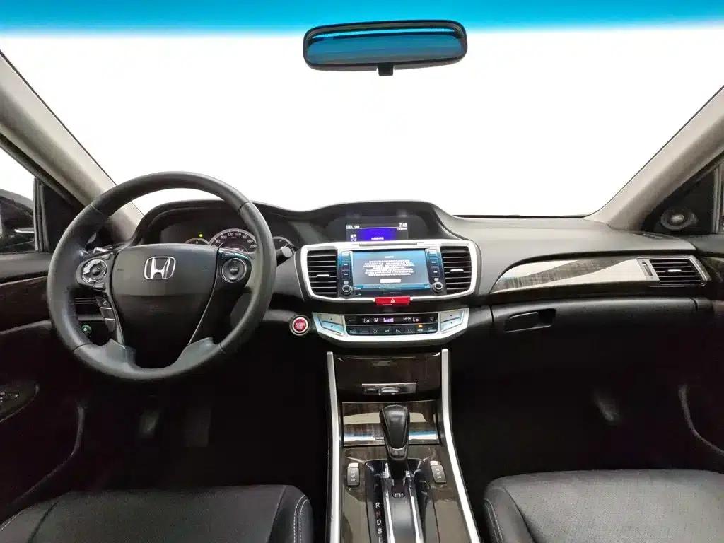 2014 Honda Accord 2.4L EXN Luxury Navigation Edition — миниатюра 5