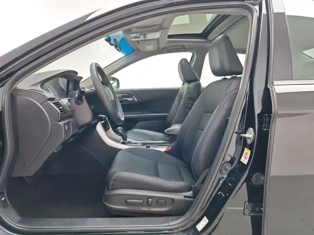 2014 Honda Accord 2.4L EXN Luxury Navigation Edition — миниатюра 10