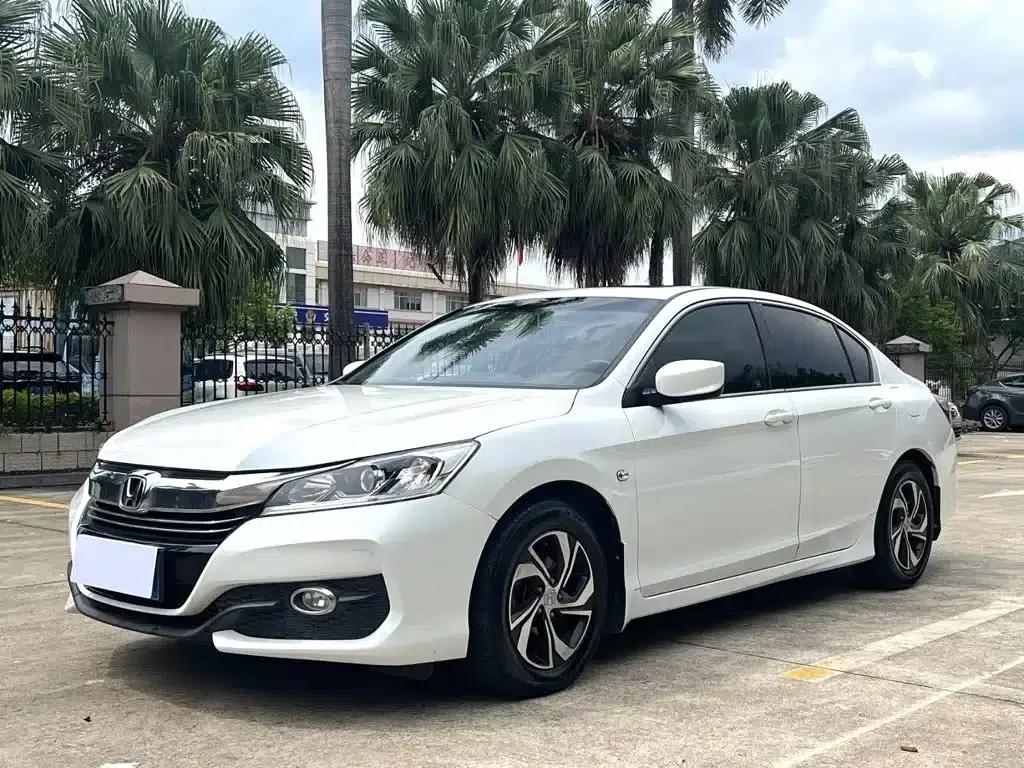 2016 Honda Accord 2.0L Comfort Edition — миниатюра 1