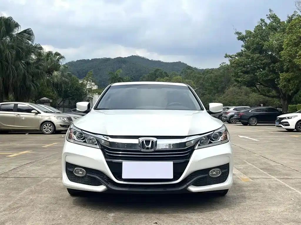 2016 Honda Accord 2.0L Comfort Edition — миниатюра 2