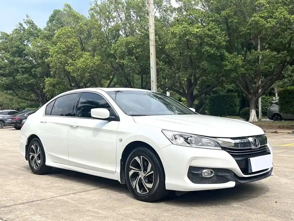 2016 Honda Accord 2.0L Comfort Edition — миниатюра 3