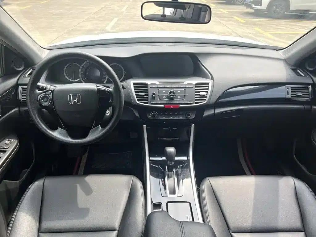 2016 Honda Accord 2.0L Comfort Edition — миниатюра 4