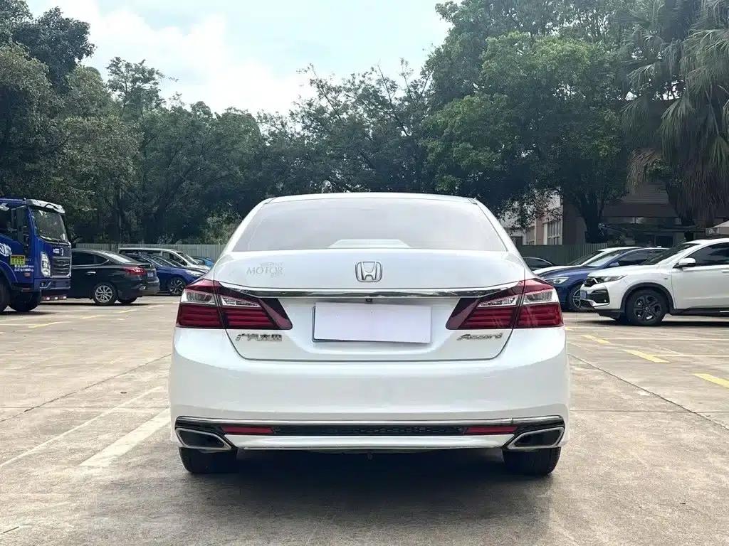 2016 Honda Accord 2.0L Comfort Edition — миниатюра 8