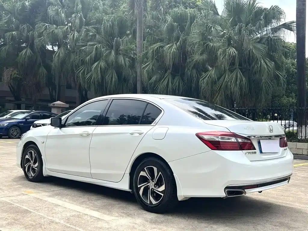 2016 Honda Accord 2.0L Comfort Edition — миниатюра 9