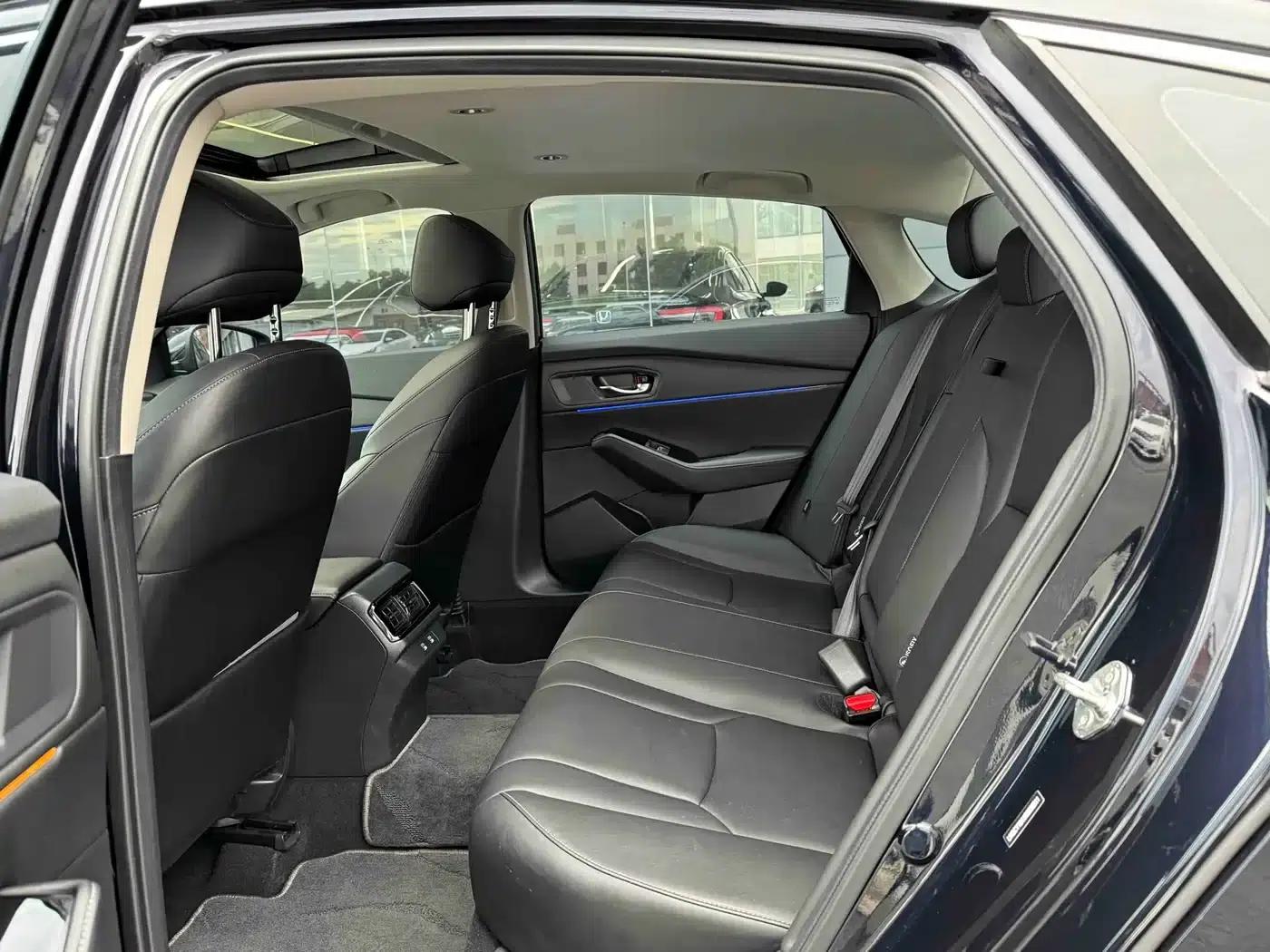2024 Honda Accord 260TURBO Luxury Edition — миниатюра 6