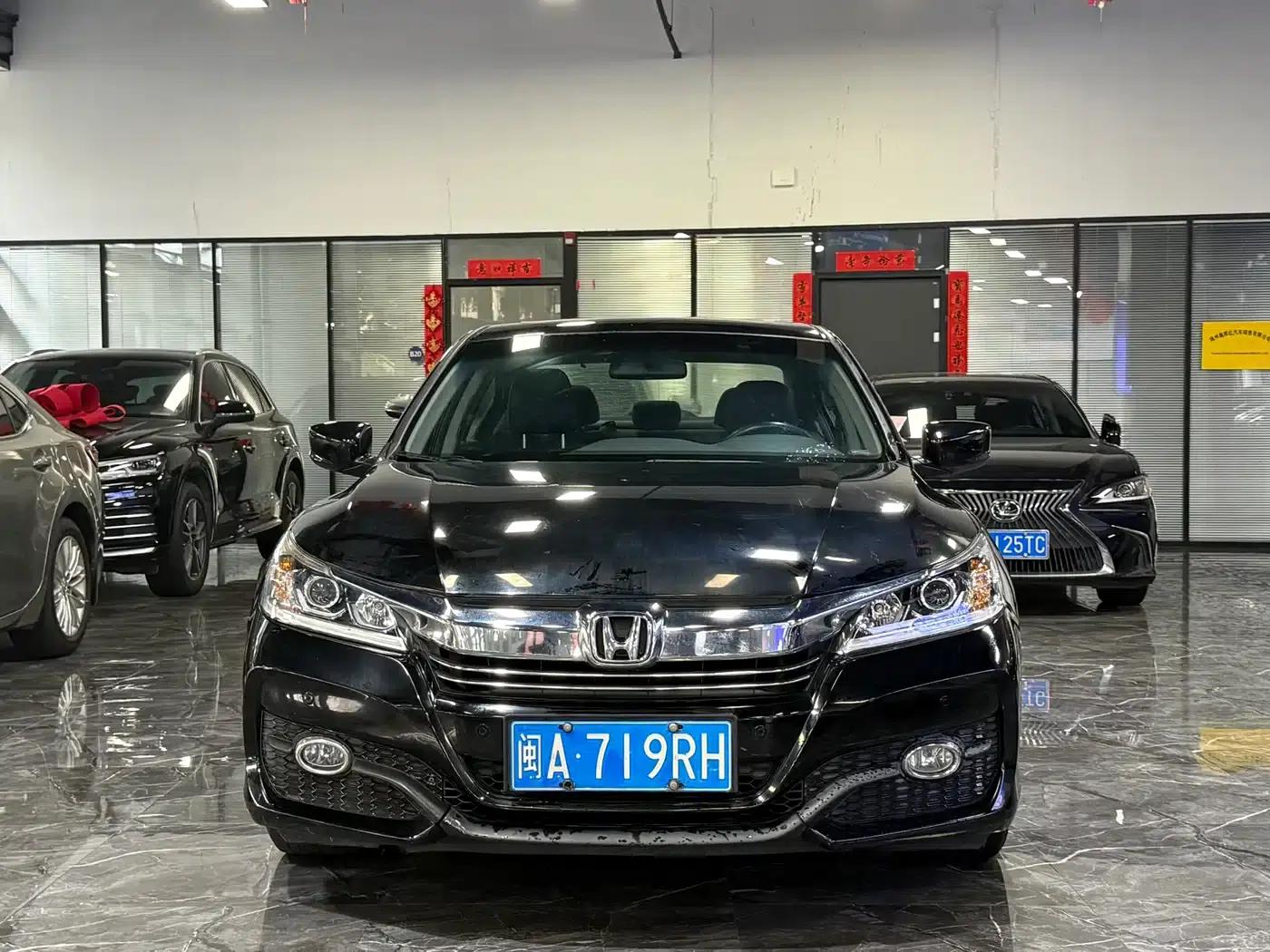2016 Honda Accord 2.0L Comfort Edition — миниатюра 2