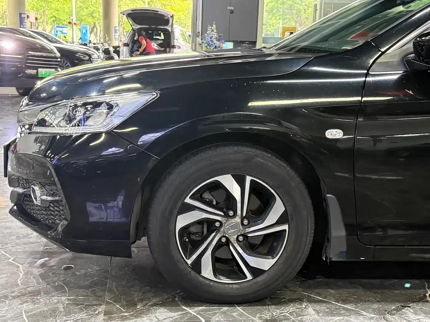 2016 Honda Accord 2.0L Comfort Edition — миниатюра 3