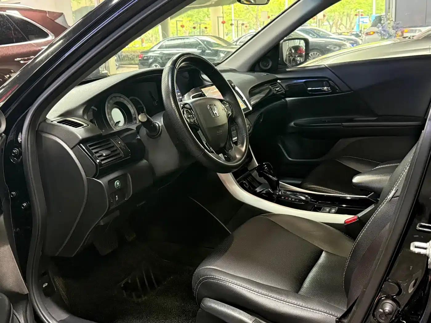 2016 Honda Accord 2.0L Comfort Edition — миниатюра 6